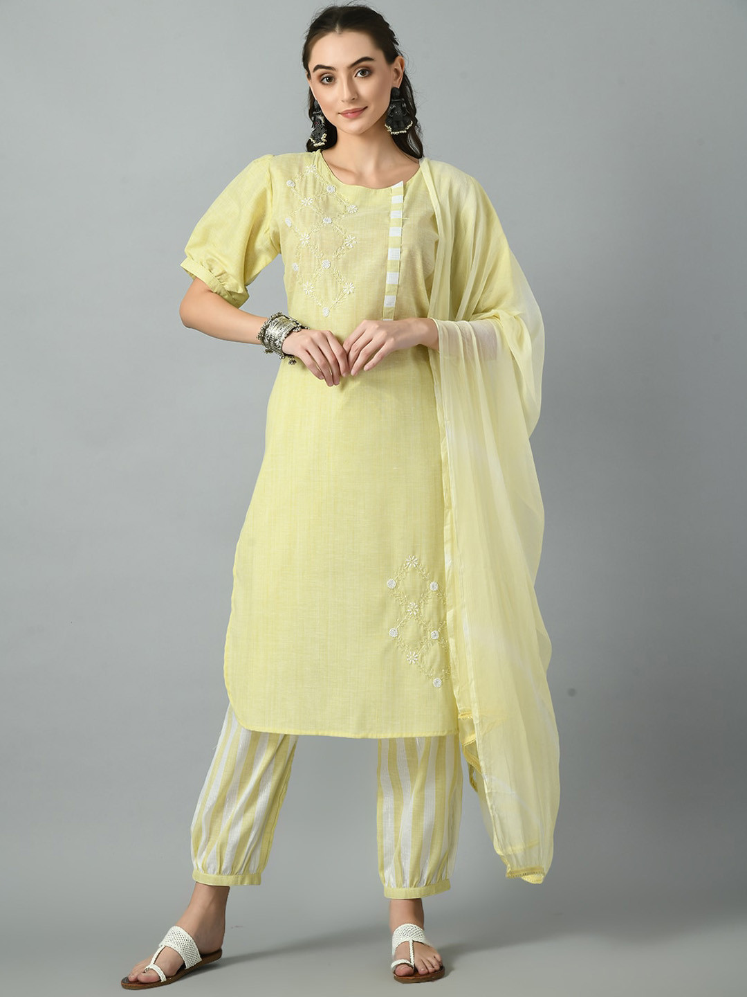 

DesiNoor.com Floral Embroidered Bead Work Kurta with Trousers & Dupatta, Yellow