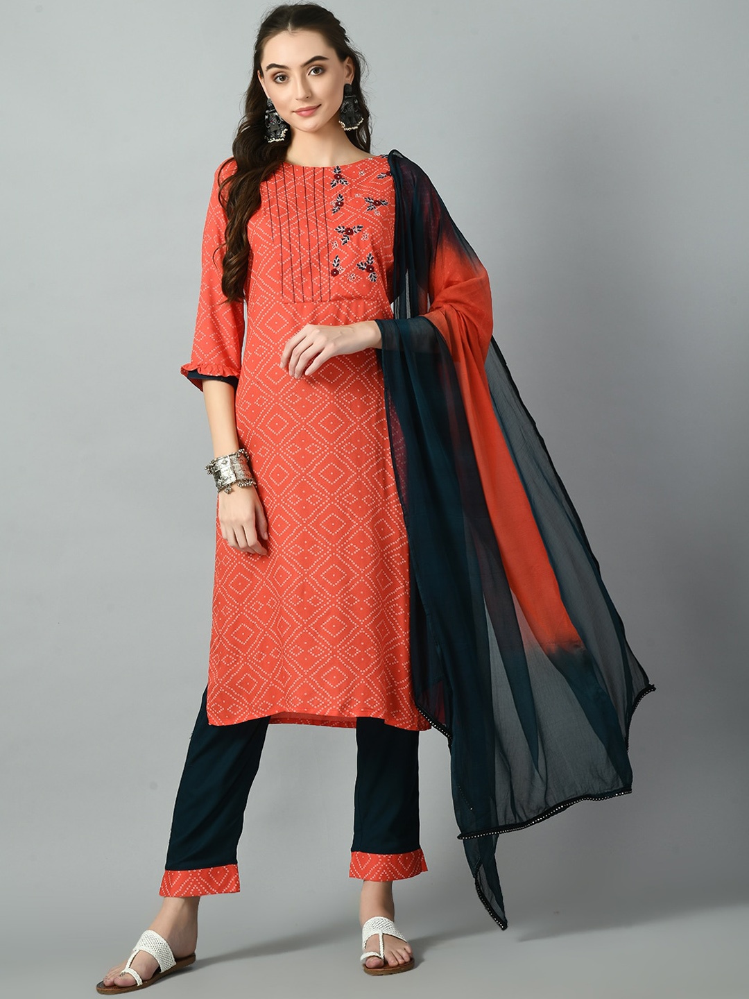 

DesiNoor.com Bandhani Printed Thread Work Kurta with Trousers & Dupatta, Pink