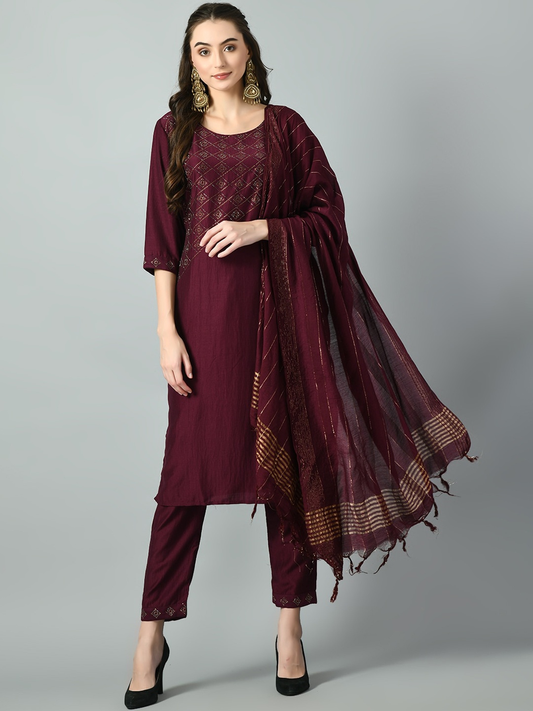 

DesiNoor.com Beads and Stones Kurta With Trousers & Dupatta, Burgundy