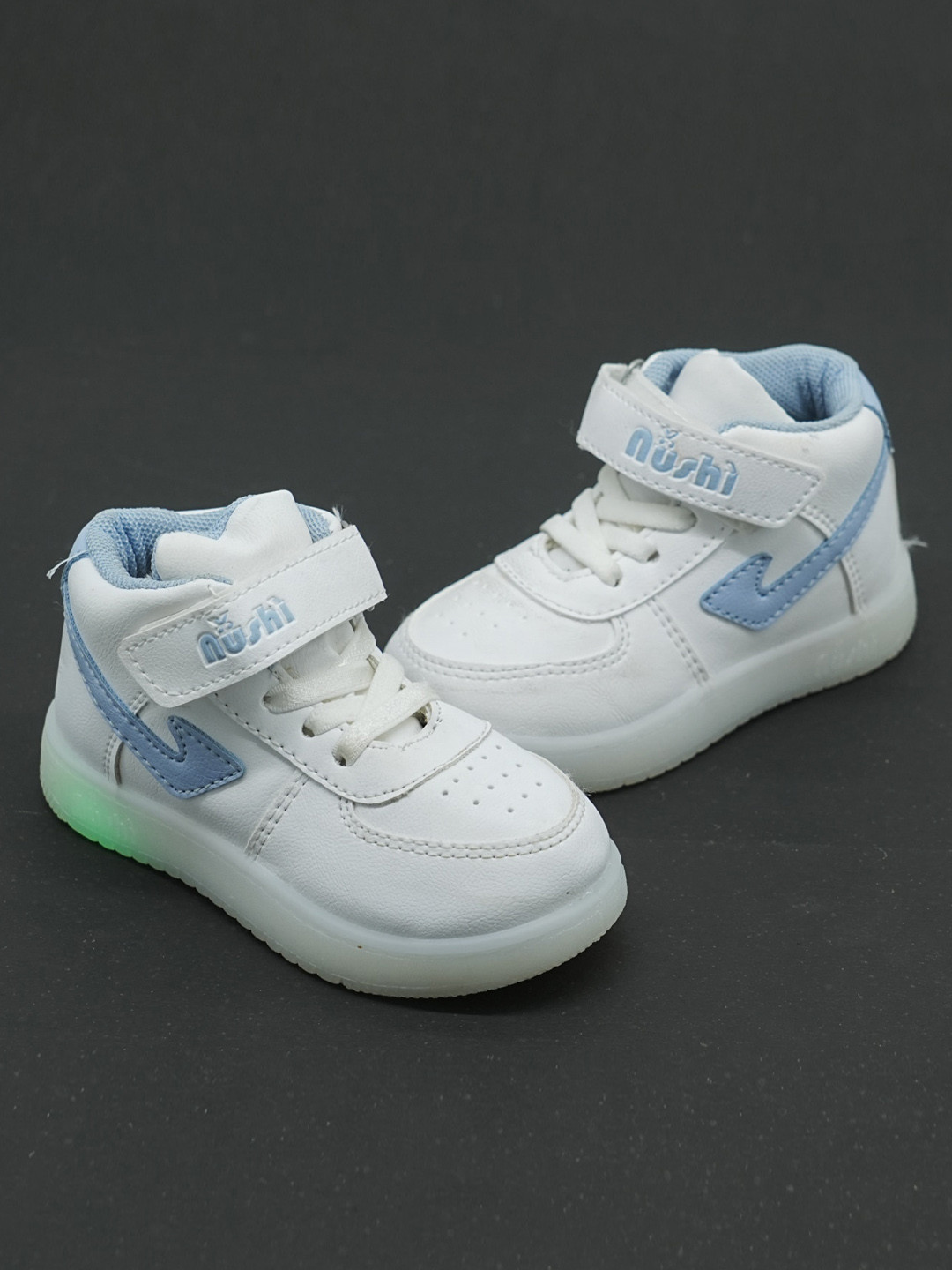 

FEETWELL SHOES Kids Colourblocked Comfort Insole Mid-Top Sneakers, Blue