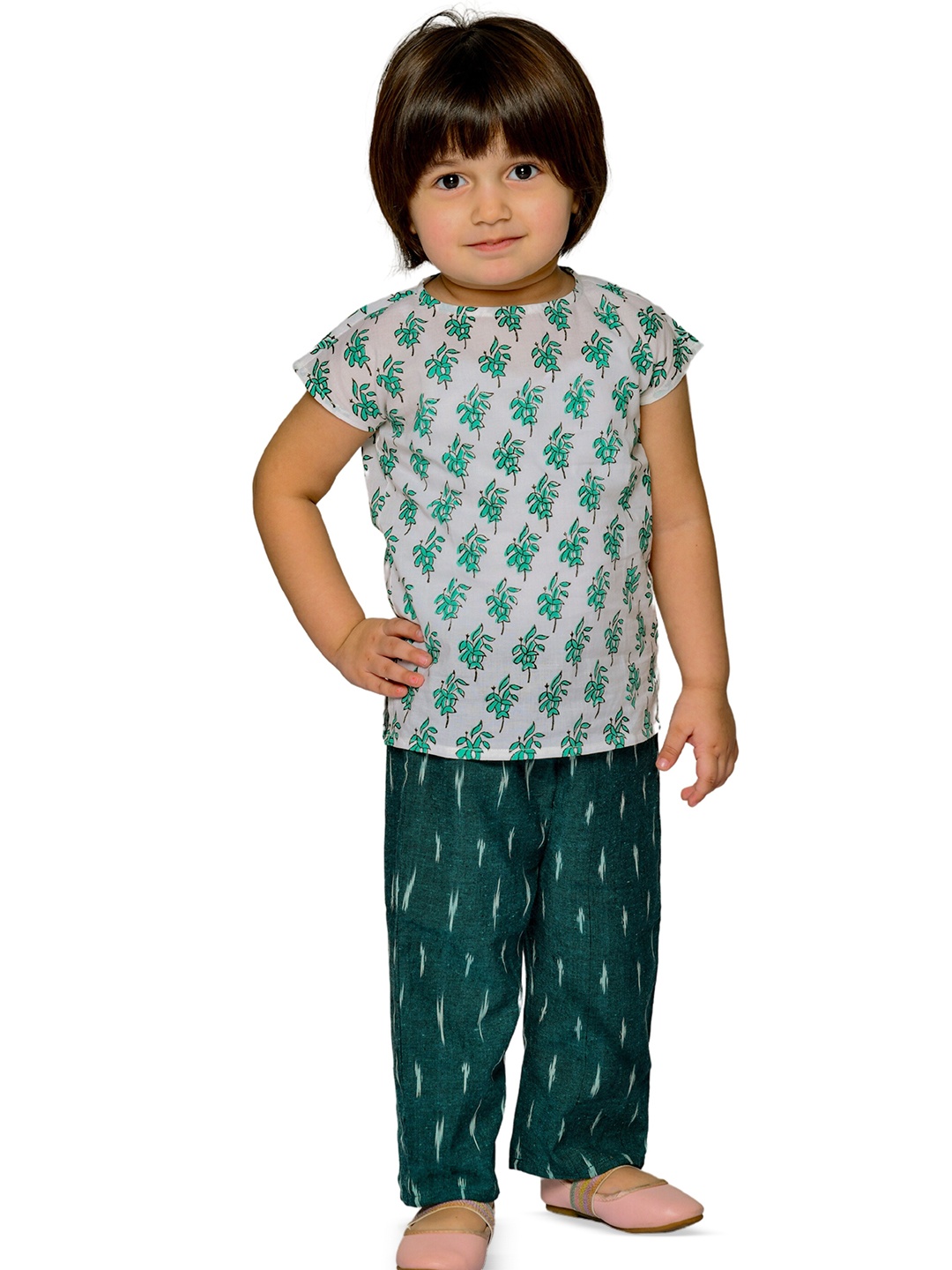 

Tiny Bunnies Girls Floral Printed Pure Cotton Top With Trouser, Green