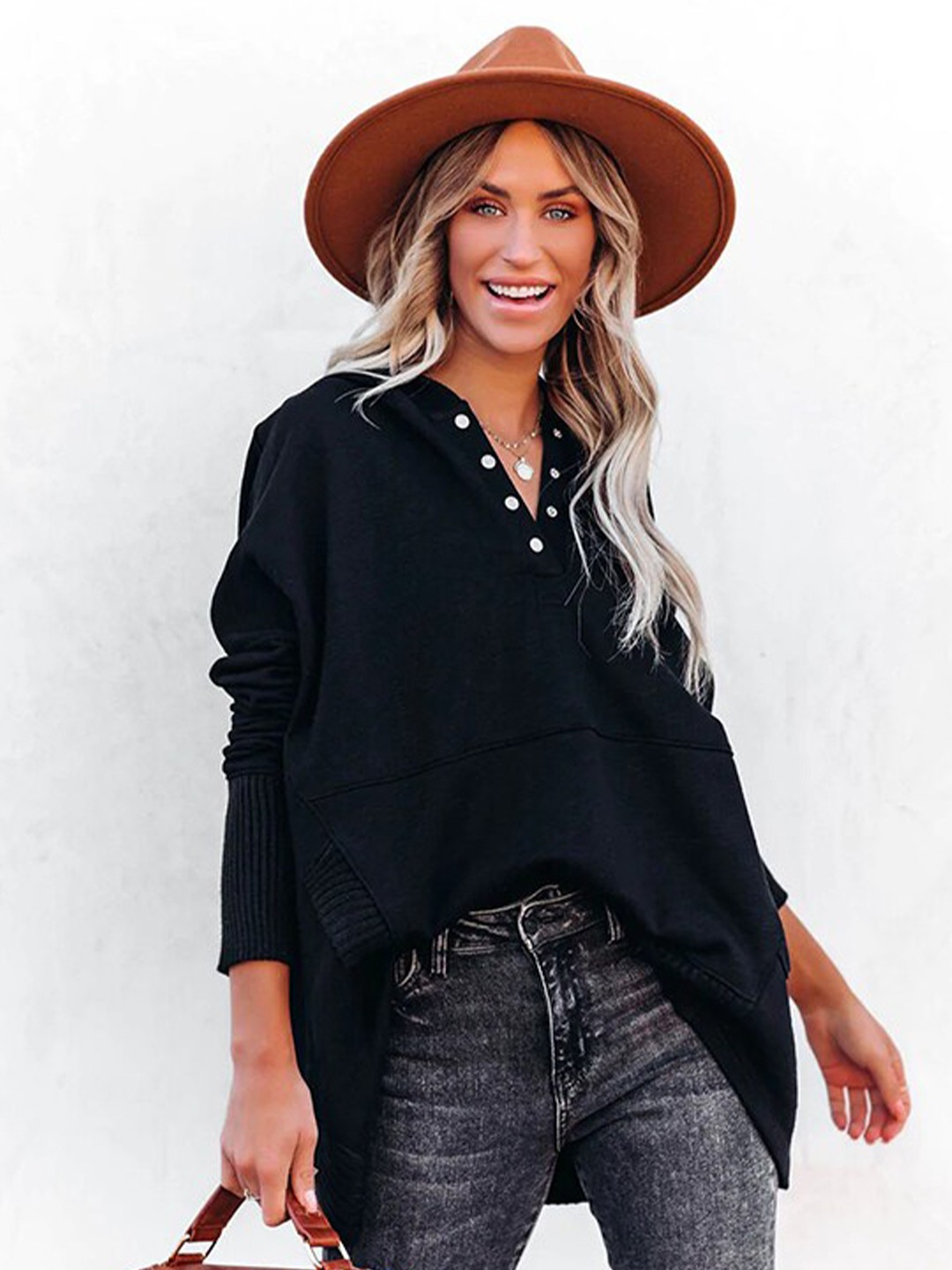 

StyleCast Black Hooded Longline Pullover Sweatshirt