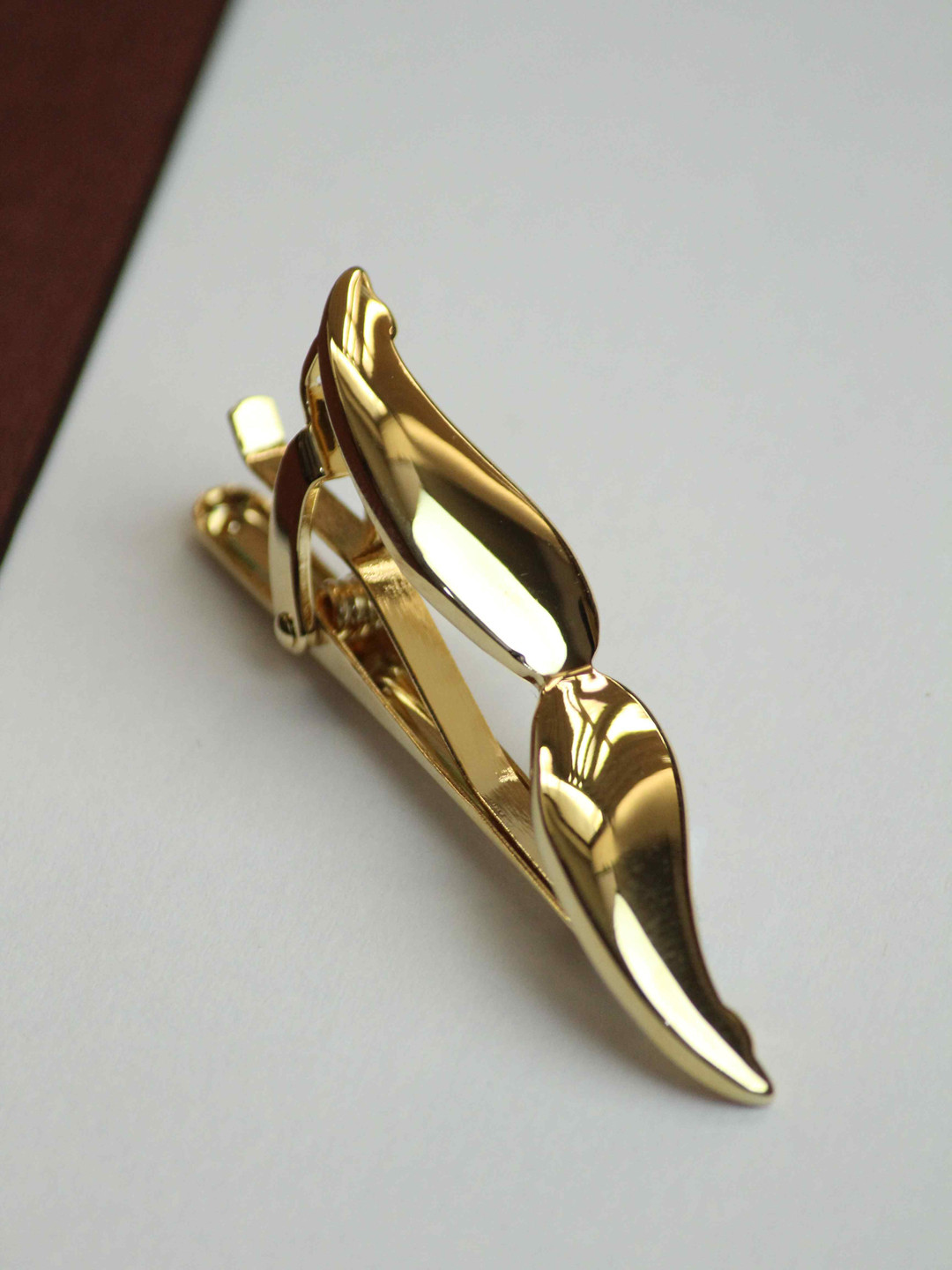 

Tossido Men Brass Moustache Tie bar, Gold