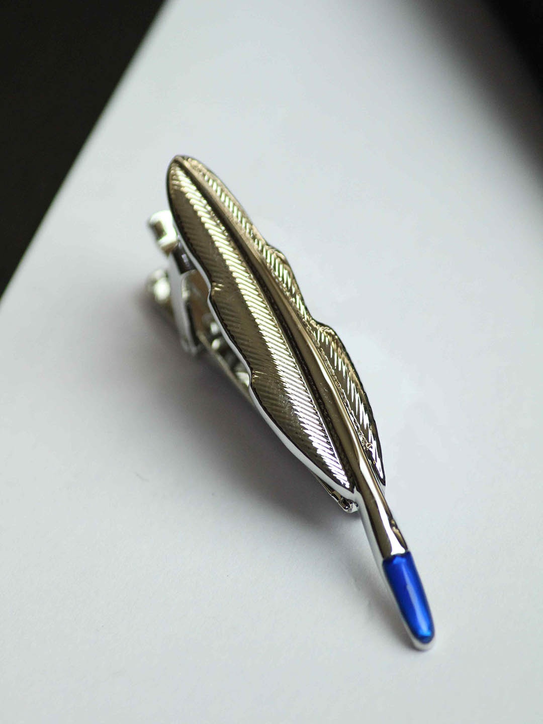 

Tossido Men Brass Quill Tie Pin Bar, Silver