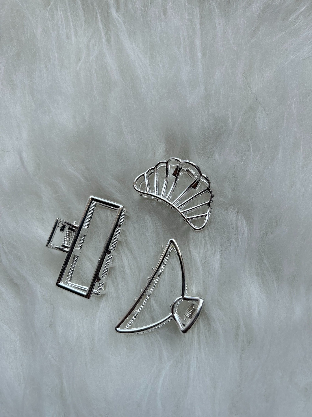 

CHANDERKASH Assorted Set Of 3 Medium Claw Clips