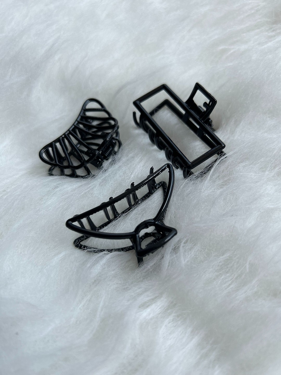 

CHANDERKASH Assorted Set of 3 Claw Clip