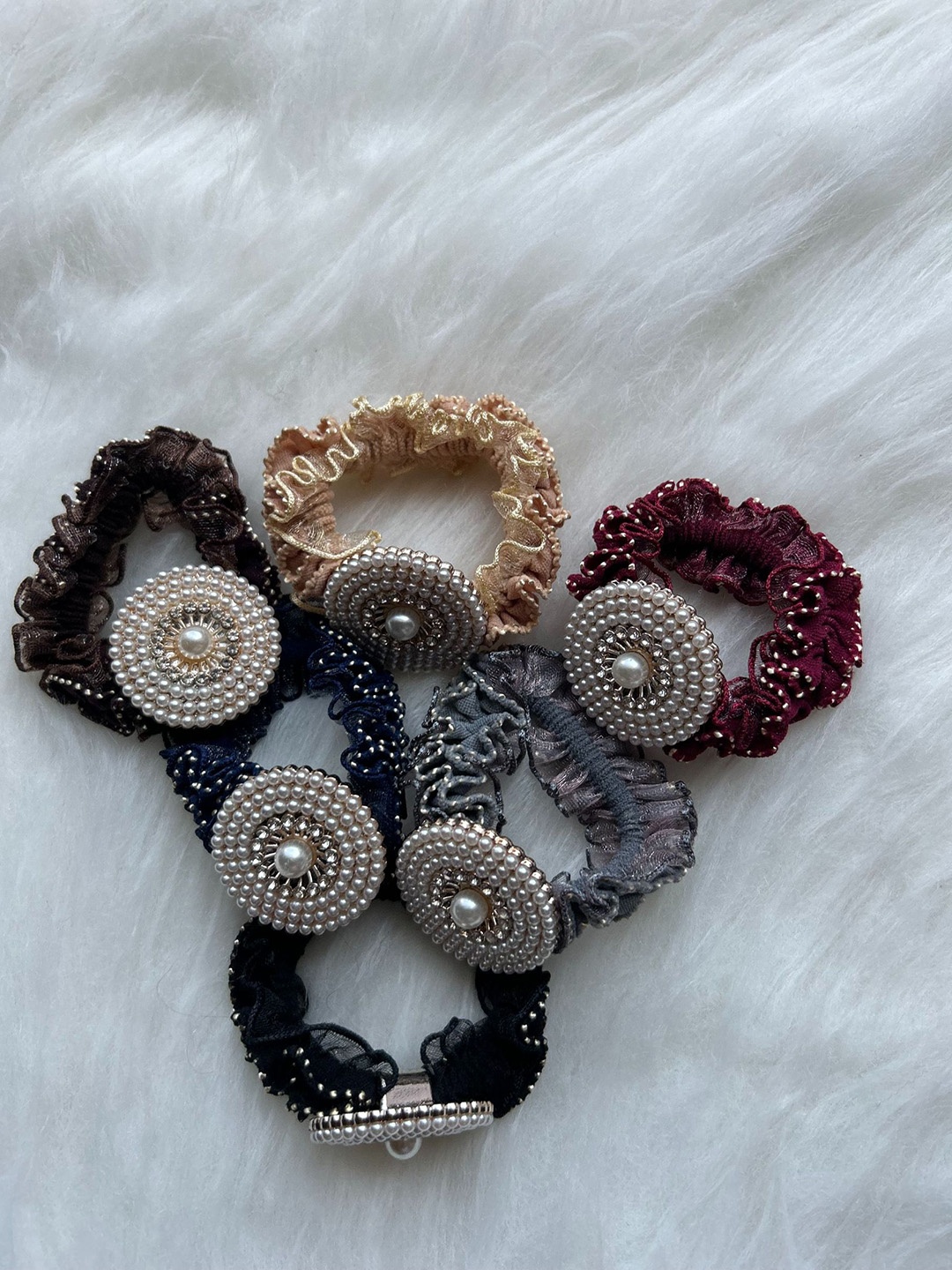 CHANDERKASH Assorted Set of 6 Ponytail Holders