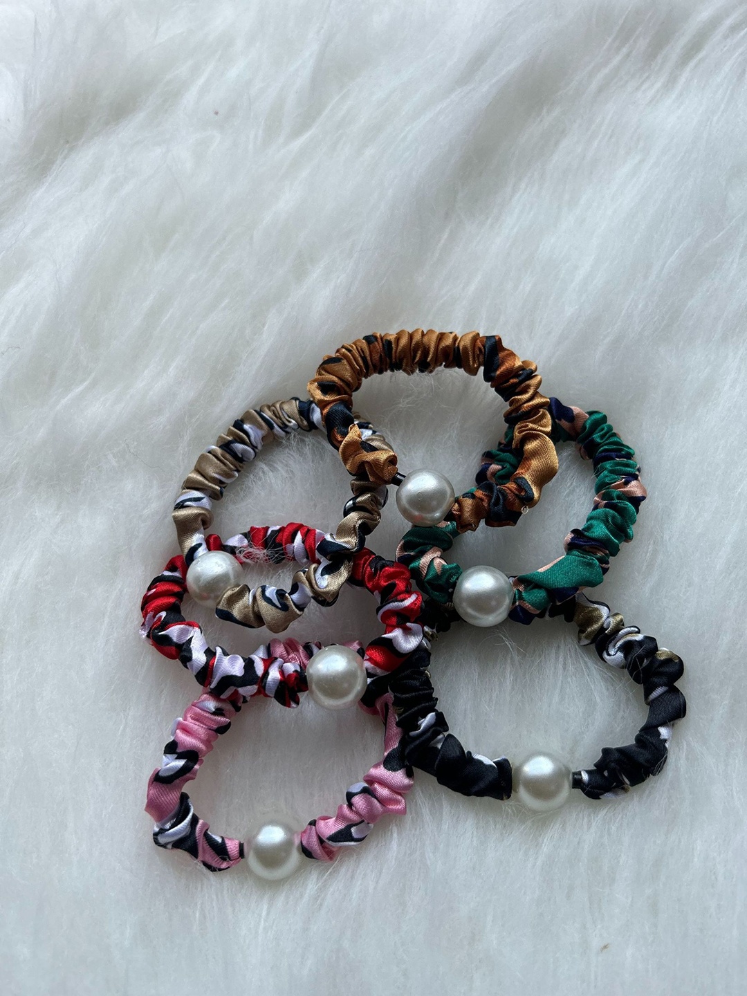 

CHANDERKASH Set of 6 Assorted Ponytail Holders