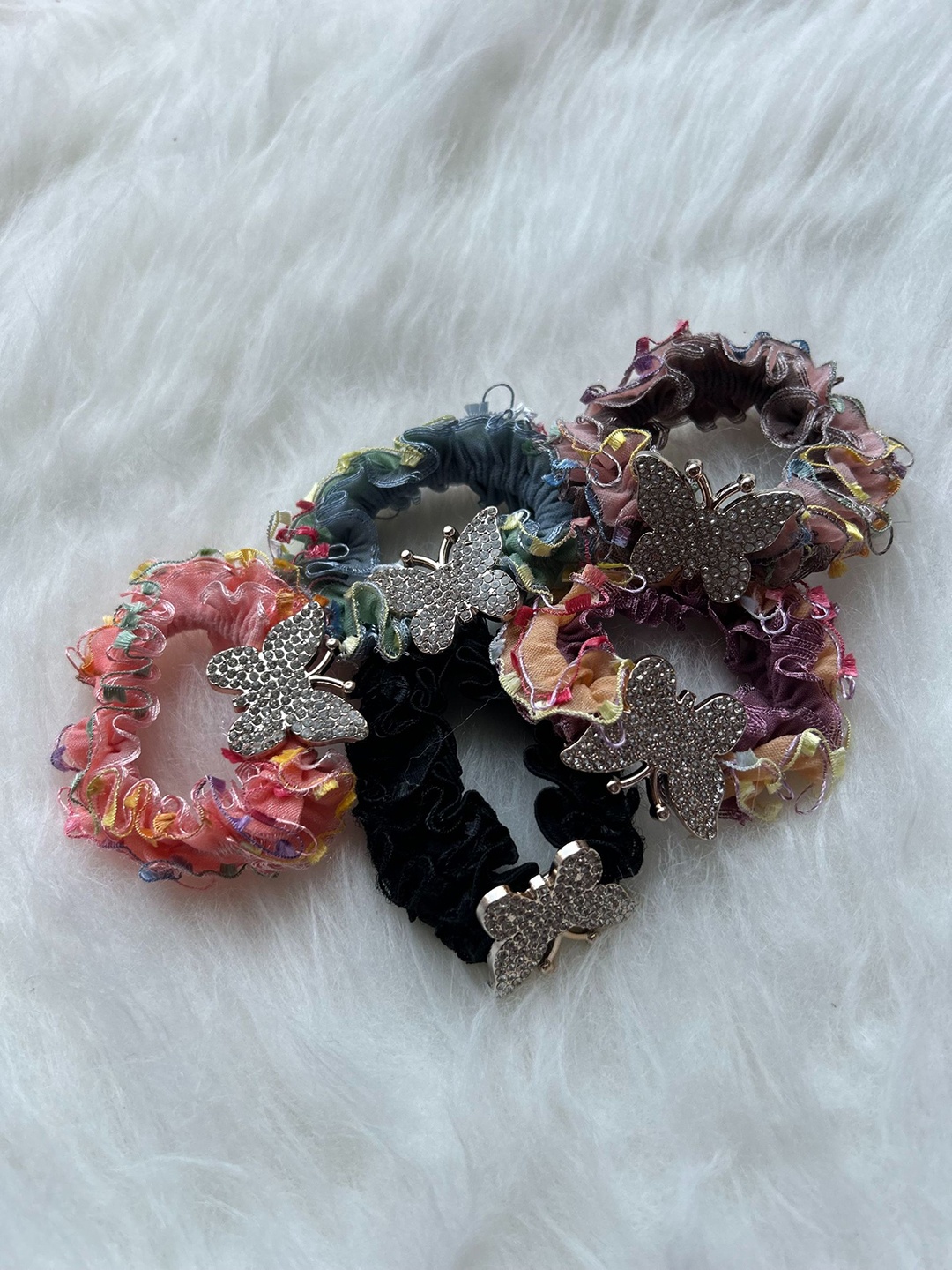 

CHANDERKASH Set of 6 Assorted Ponytail Holders