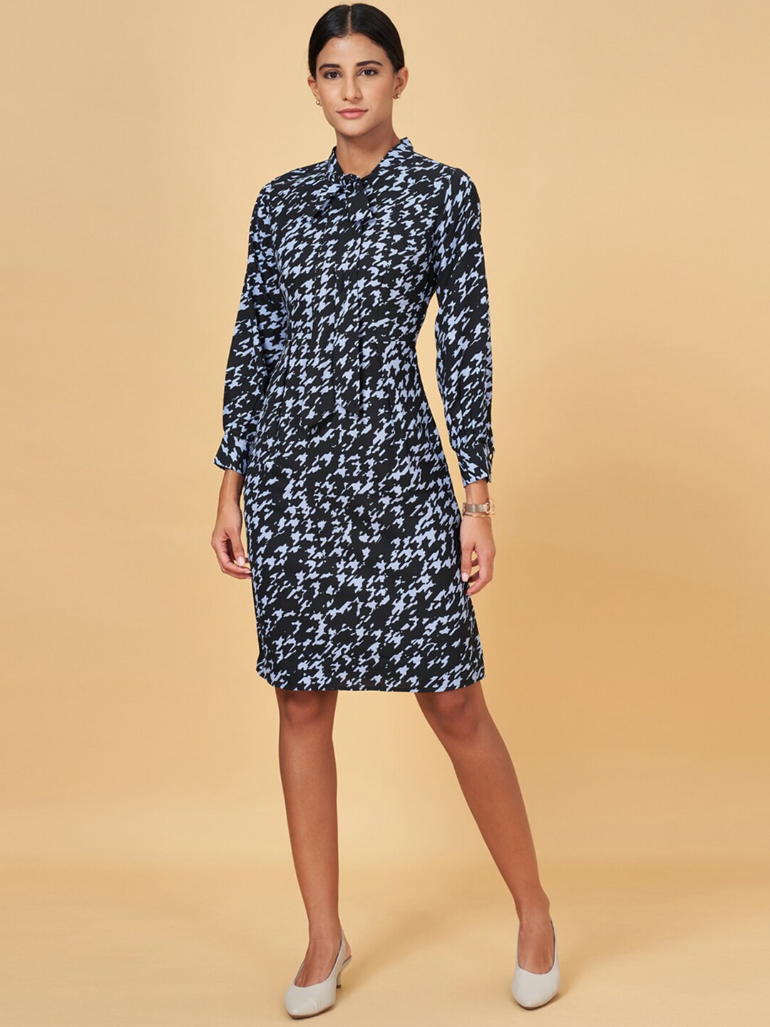 

Annabelle by Pantaloons Abstract Printed Tie-Up Neck Cuffed Sleeves Sheath Dress, Blue