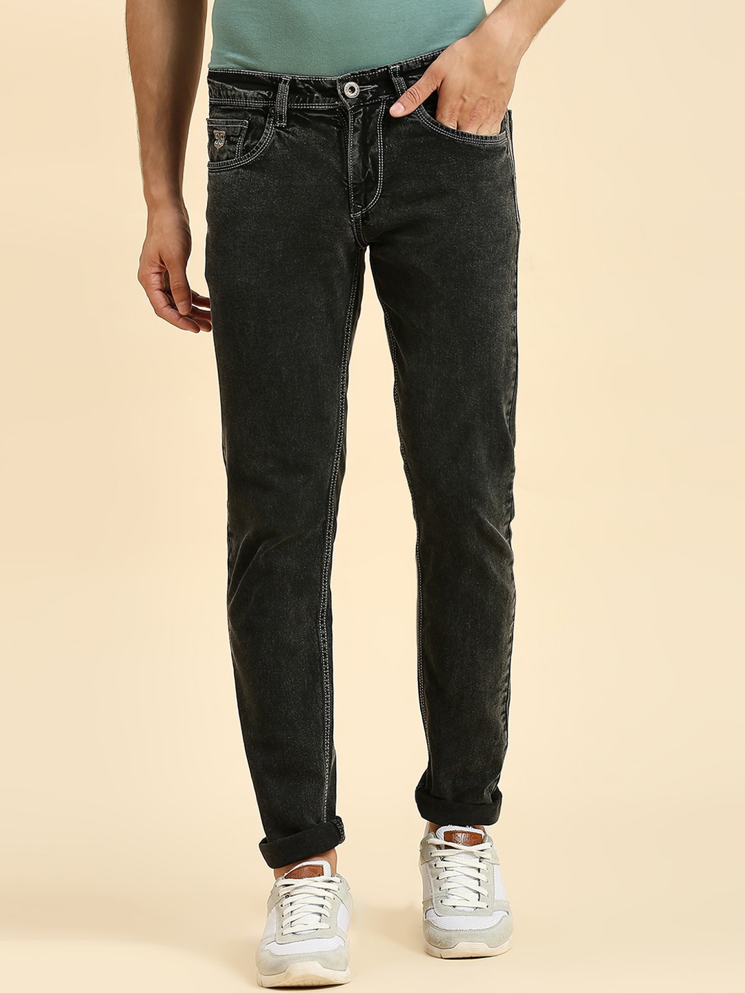 

HJ HASASI Men Acid Wash Mid Rise Clean Look Jeans, Black