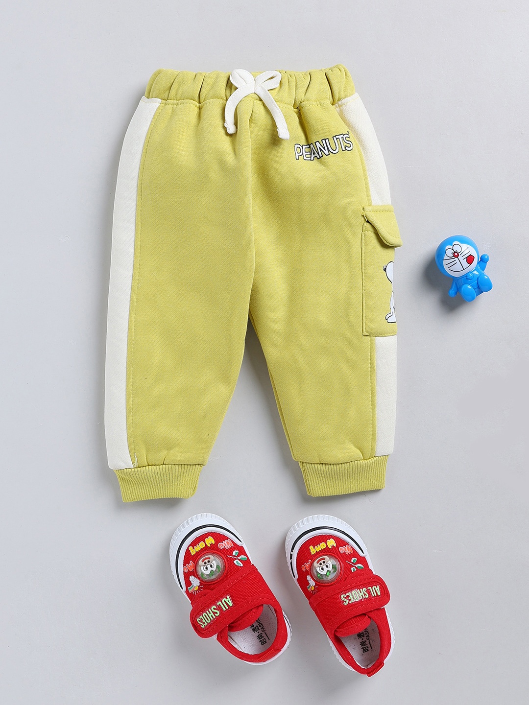 

Moms Love Infant Boys Snoopy Printed Pocket Fleece Jogger, Green