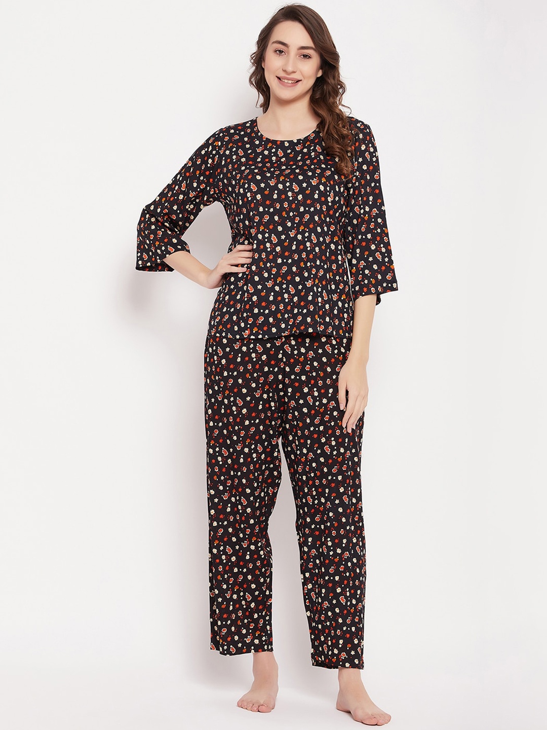 

Clovia Floral Printed Top With Trouser Night suit, Black