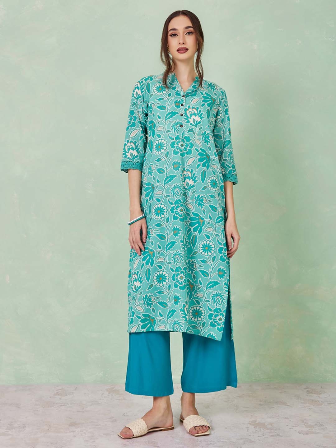 

Styli Turquoise Blue Floral Printed Mandarin Collar Kurta