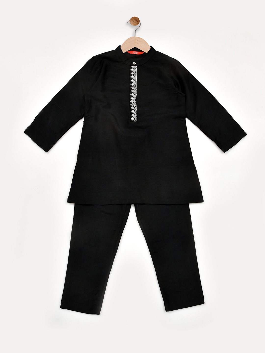 

Mirari Boys Embroidered Kurta With Pyjamas, Black