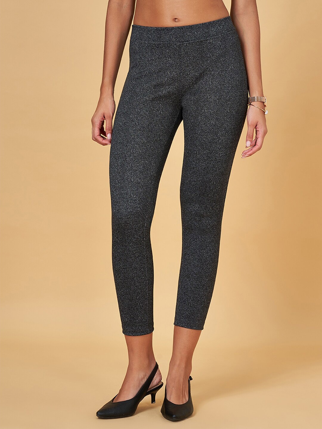 

Annabelle by Pantaloons Women Skinny Fit Jeggings, Black
