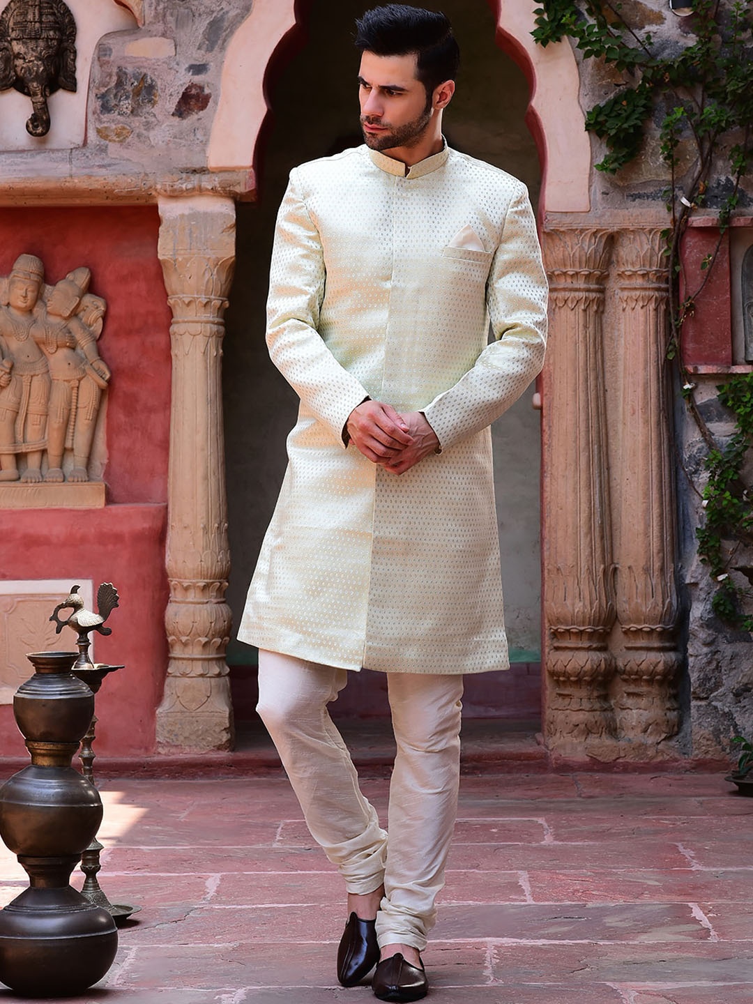

HOUSE OF DEYANN Self-Design Sherwani With Churidar, Cream