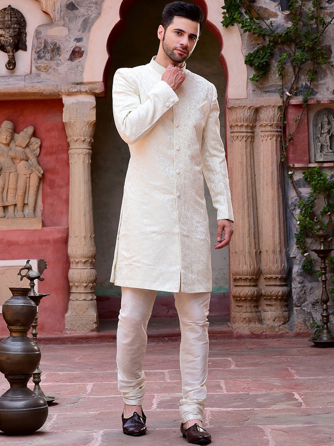 

HOUSE OF DEYANN Self Design Mandarin Collar Sherwani Set, Off white