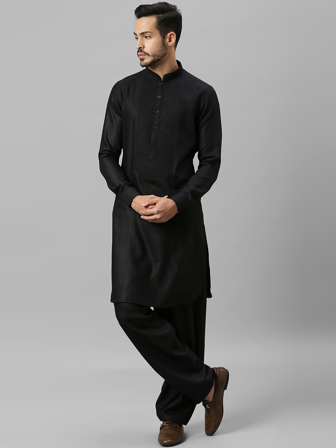 

ESSAS club Mandarin Collar Yoke Design Thread Work Cotton Kurta with Pyjamas, Black