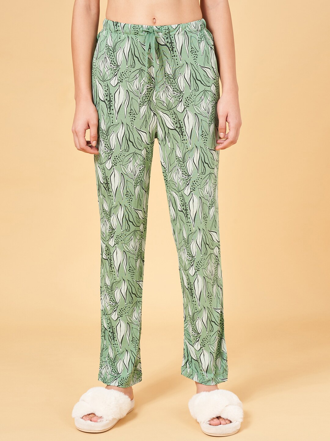 

Dreamz by Pantaloons Women Floral Printed Straight Cotton Lounge Pants, Green