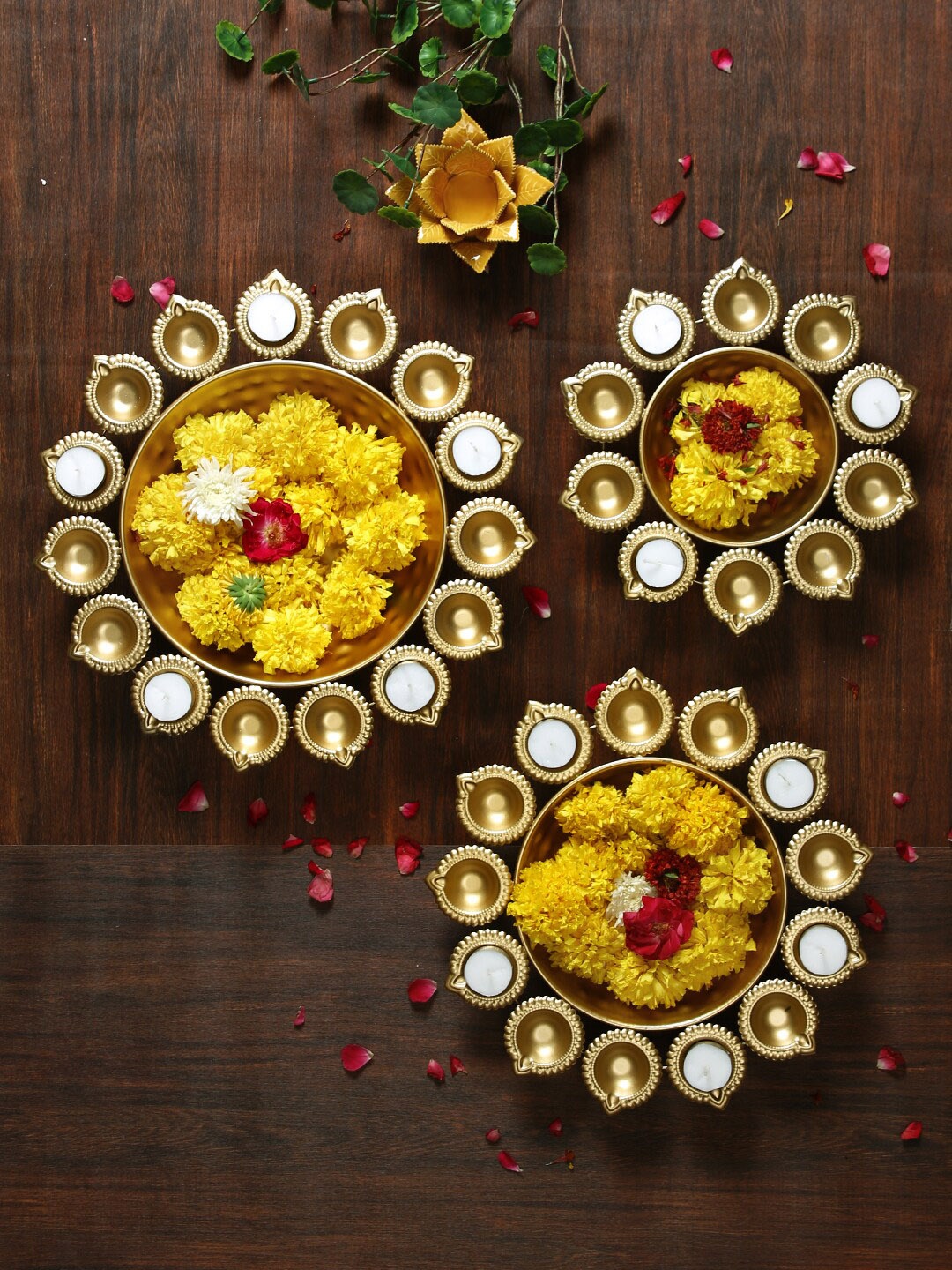 

Aapno Rajasthan 3 Pieces Metal Decorative Bowls, Gold