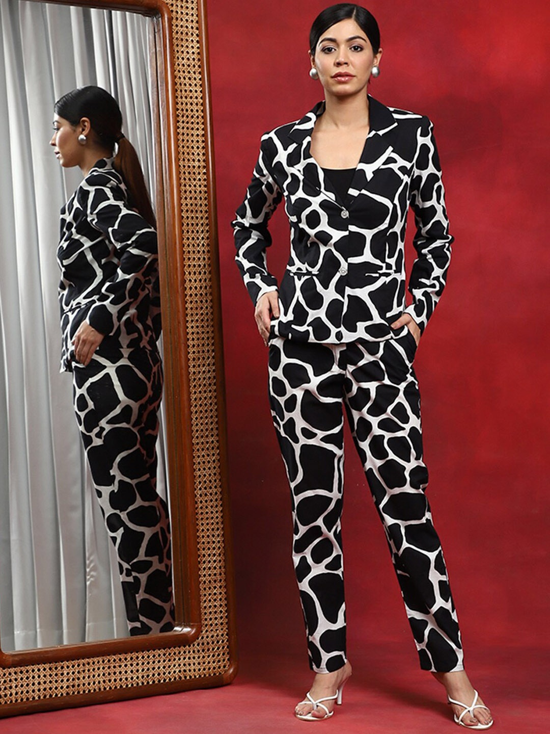 

AKS Animal Printed Cotton Blazer and Trousers, Black