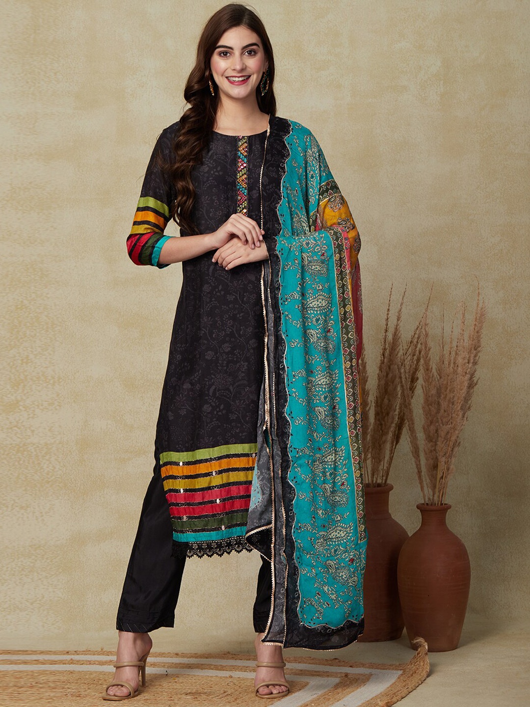 

FASHOR Floral Printed Mirror Work Kurta With Trousers & Dupatta, Black