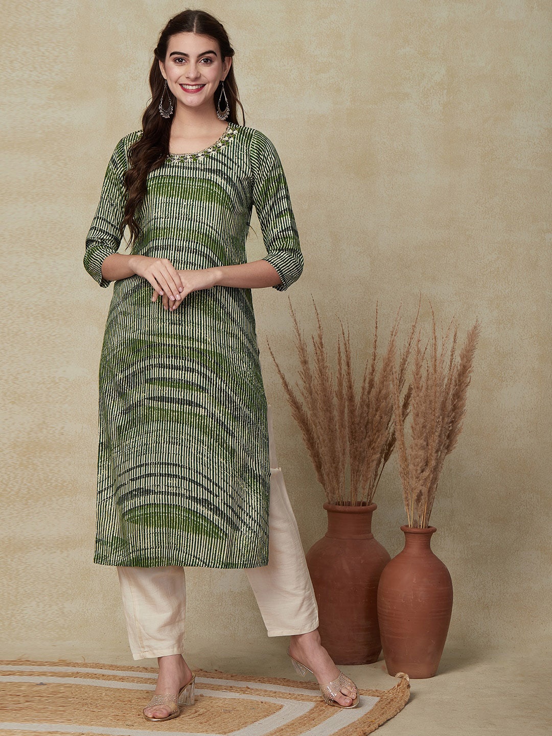 

FASHOR Striped Thread Work Straight Kurta, Green