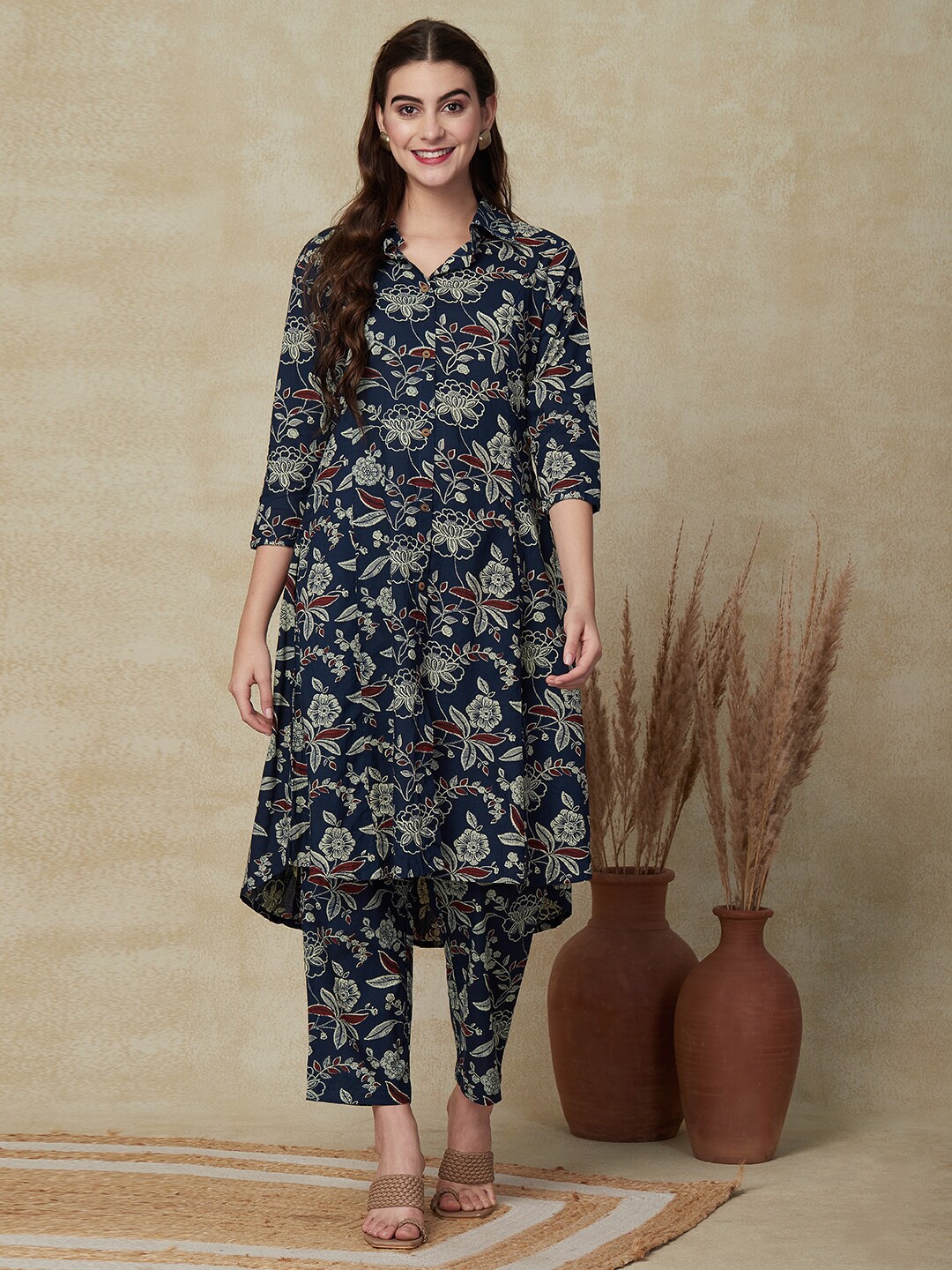 

FASHOR Blue & Cream-coloured Floral Printed Panelled Pure Cotton Kurta with Trousers