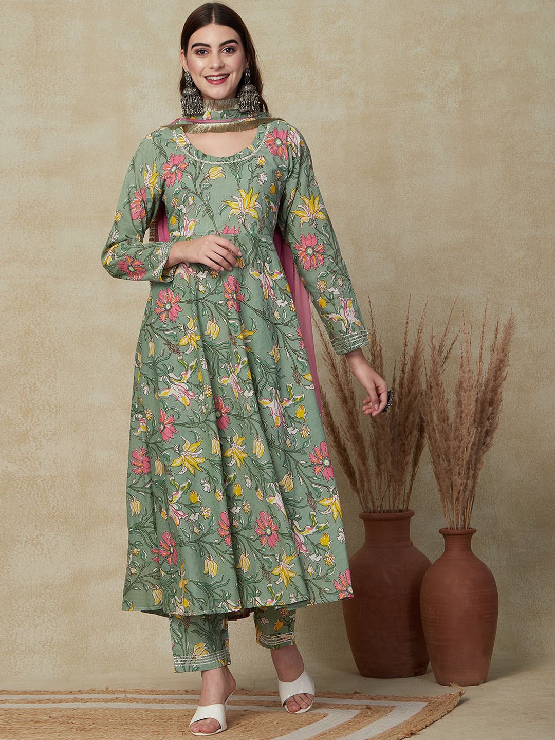 

FASHOR Floral Printed Panelled Pure Cotton Kurta with Trousers & Dupatta, Green