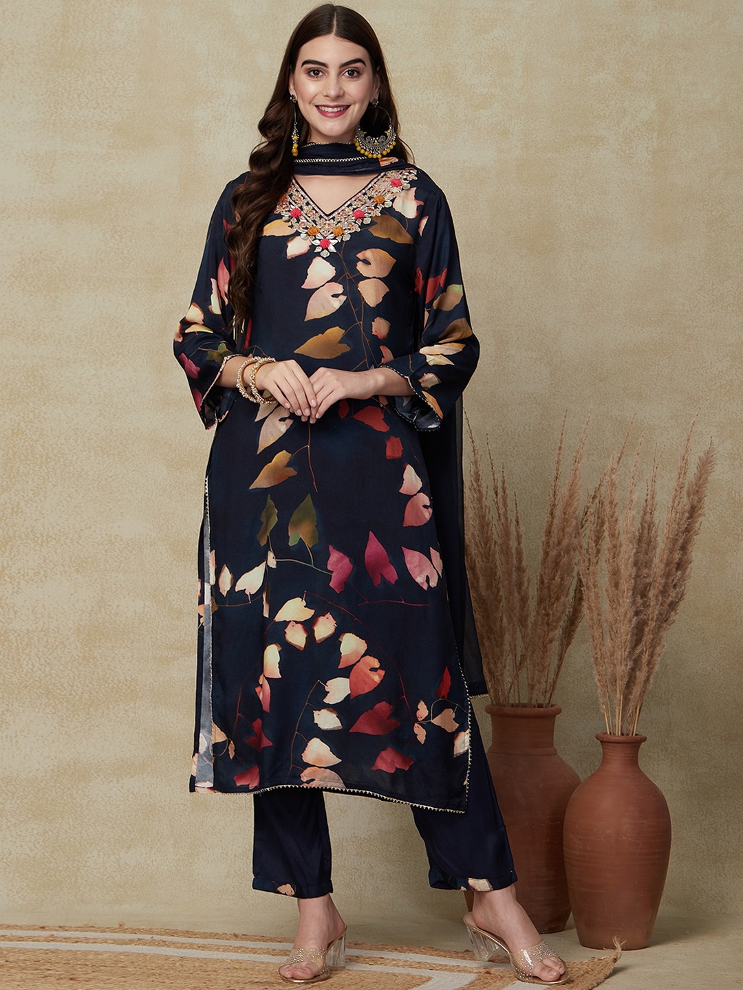 

FASHOR Blue & Orange Floral Printed Regular Thread Work Kurta & Trousers With Dupatta