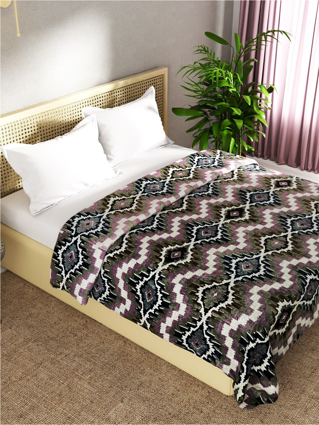 

BIANCA Grey & White Geometric Microfiber AC Room 300 GSM Double Bed Blanket