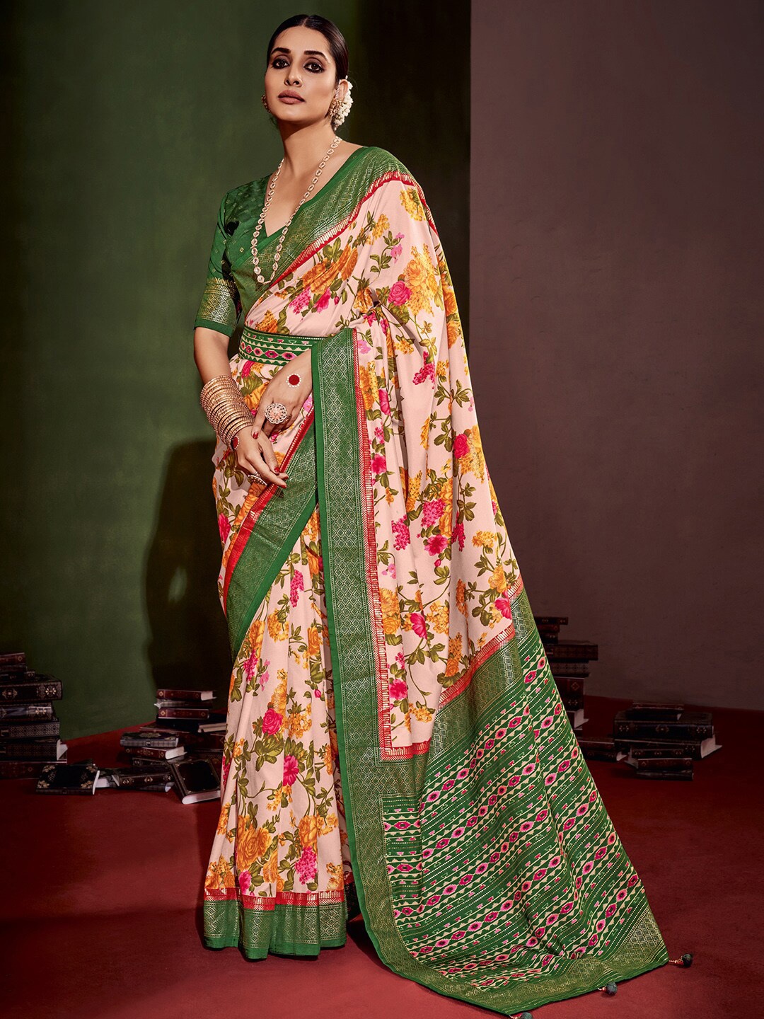 

Saree mall Floral Printed Zari Bagh Saree, Pink