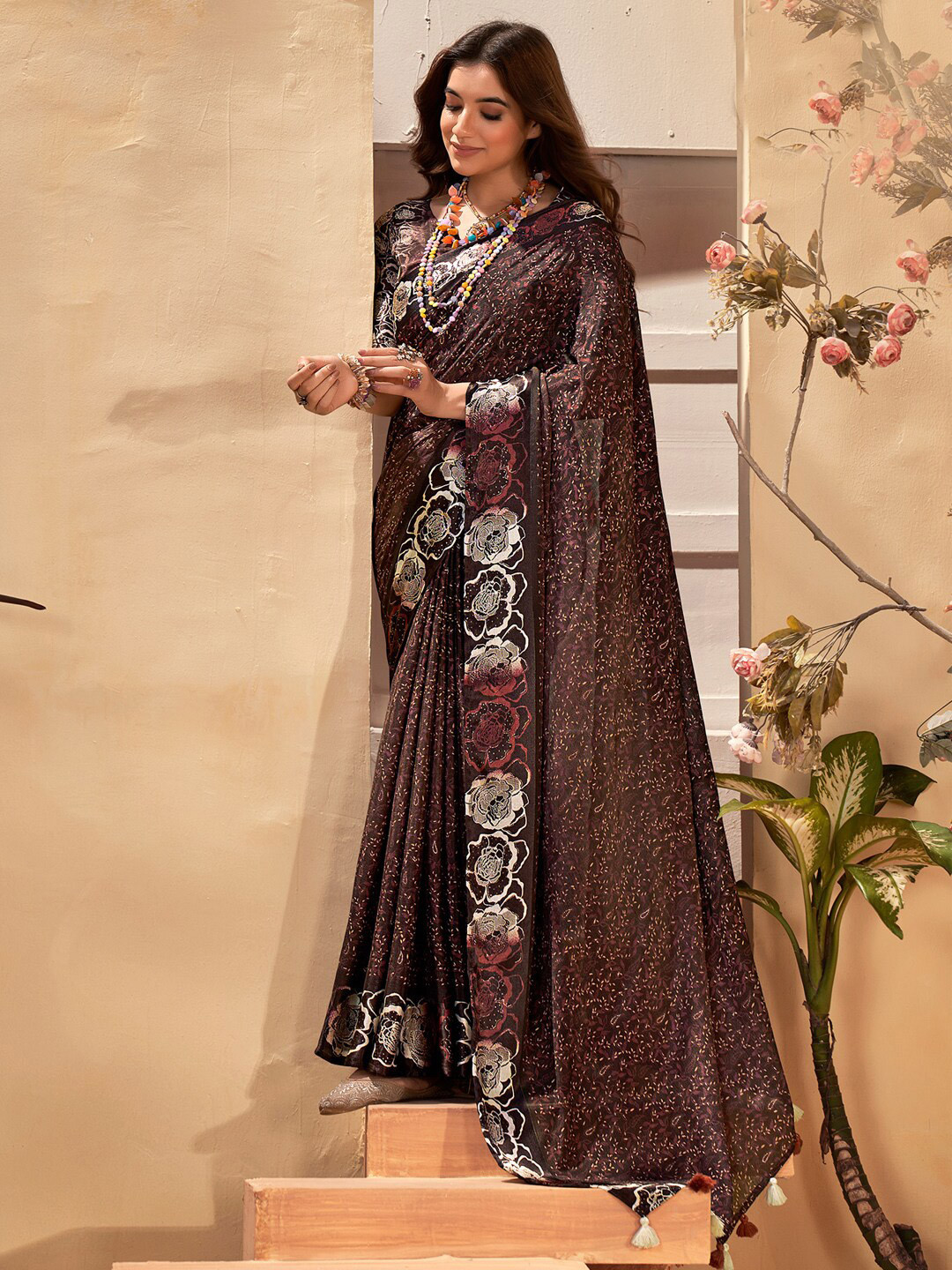 

Anouk Floral Printed Bagh Saree, Burgundy