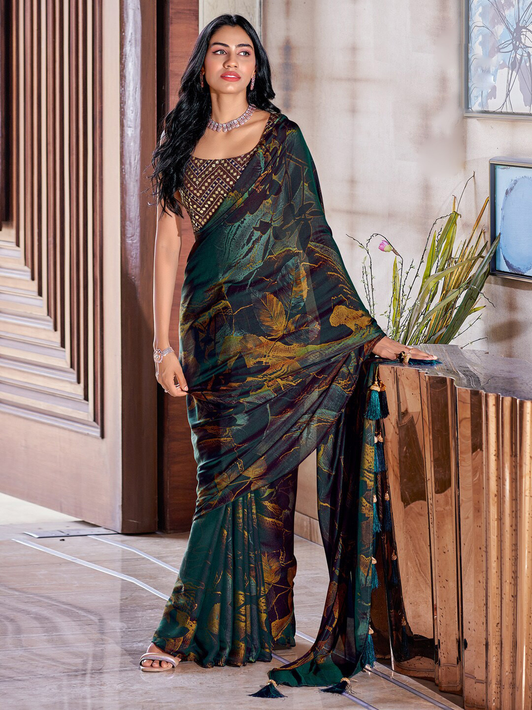 

Anouk Floral Printed Saree, Grey
