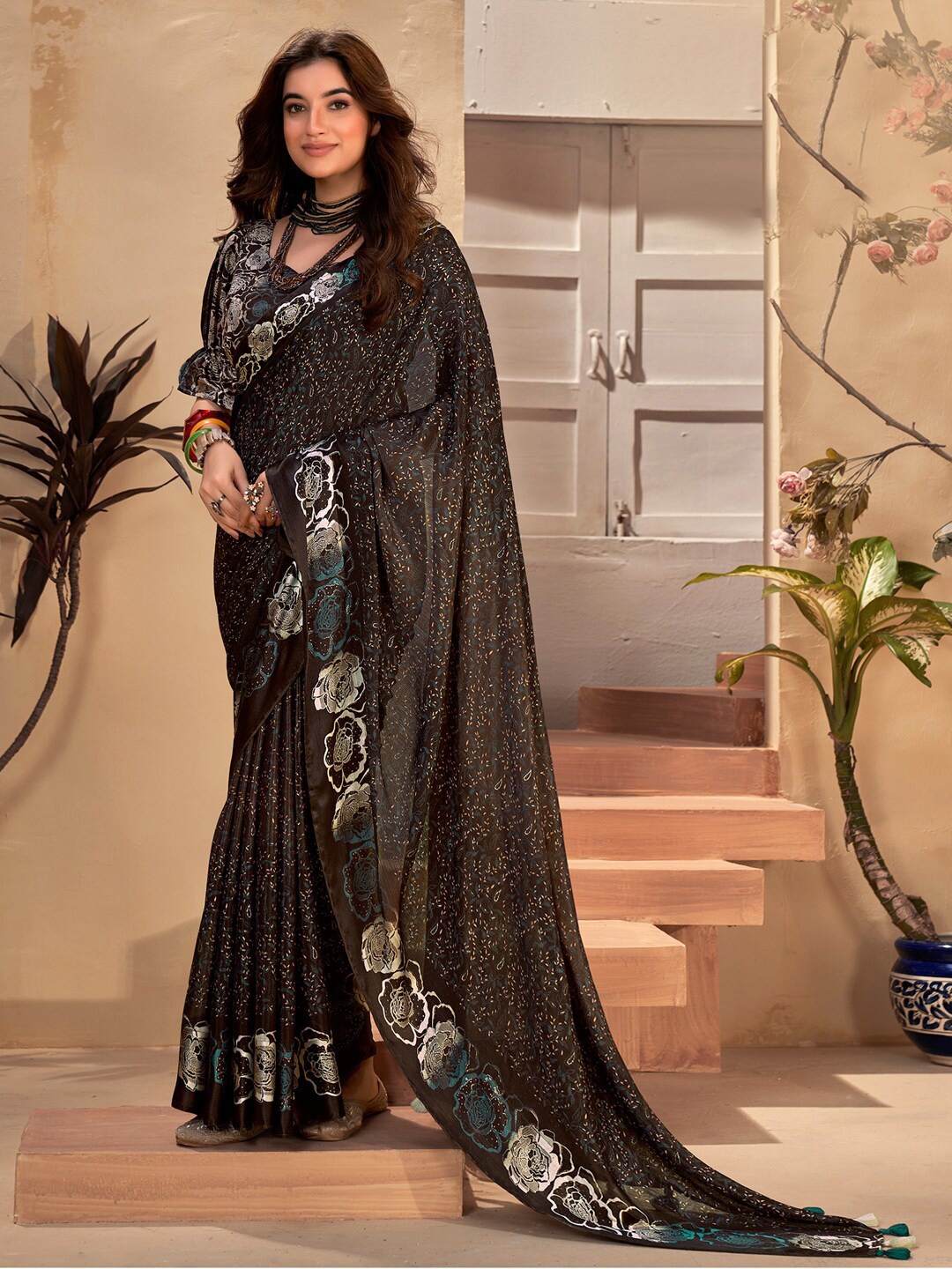 

Anouk Floral Printed Bagh Saree, Black