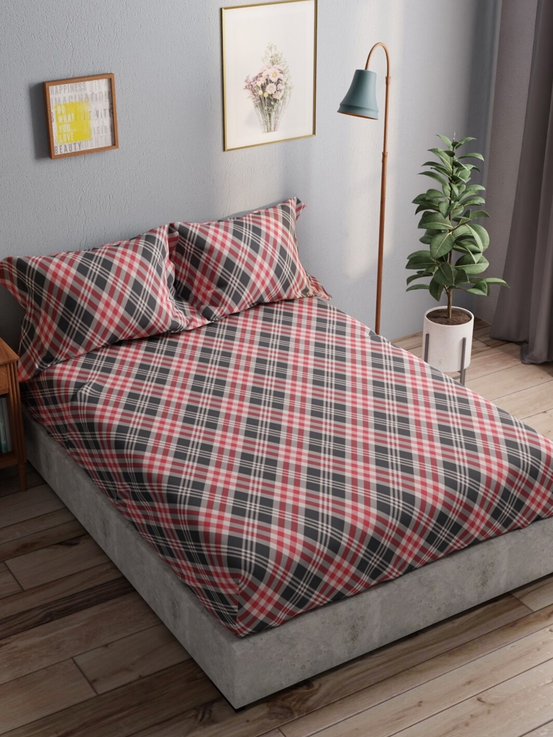

BIANCA Grey & Red Geometric Pure Cotton 140 TC Queen Bedsheet with 2 Pillow Covers
