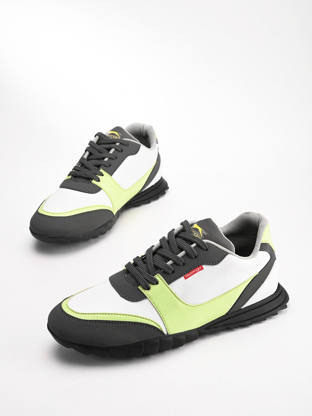 

Slazenger Men Colourblocked Comfort Insole Sneakers, White