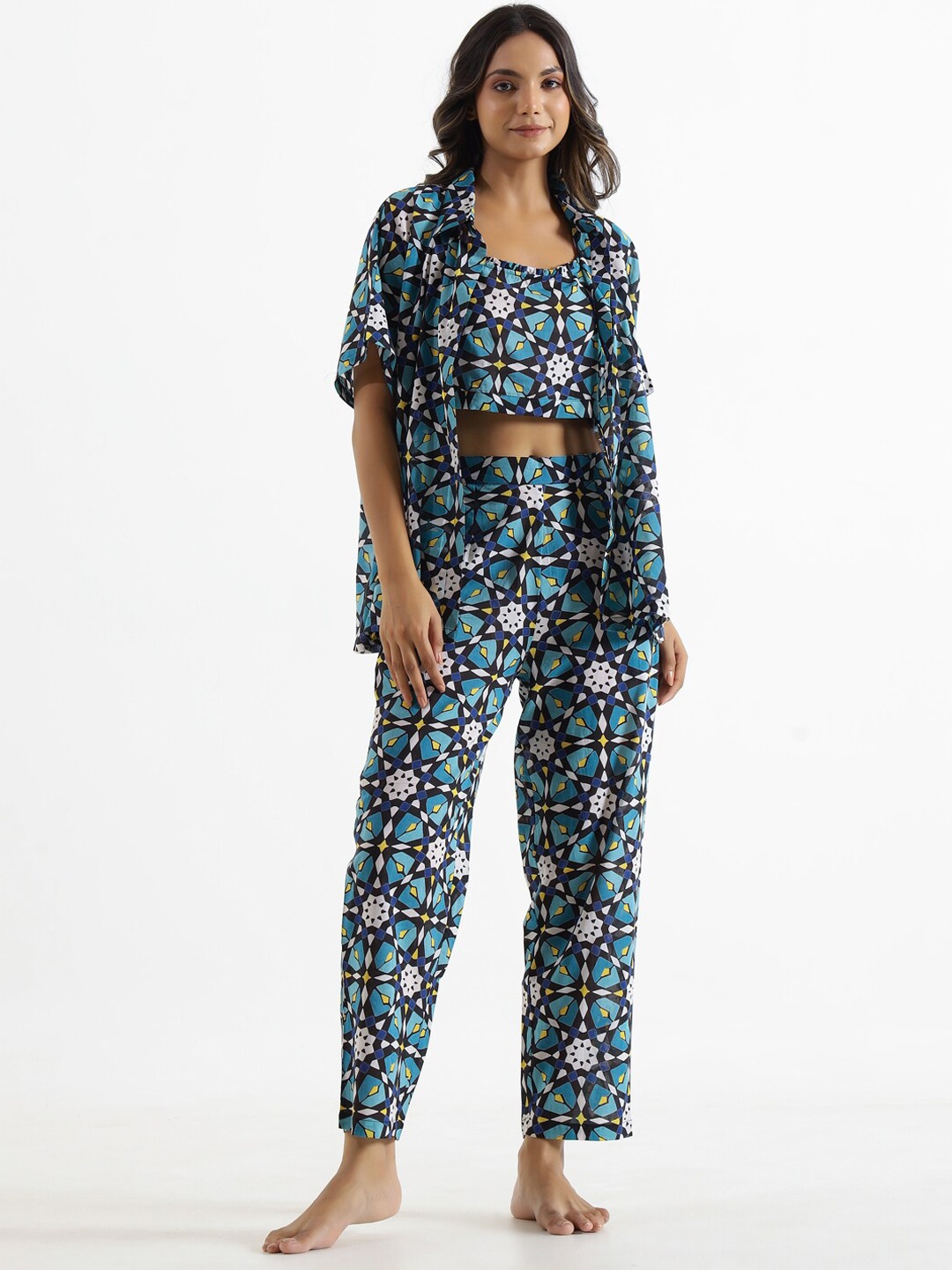 

SANSKRUTIHOMES Geometric Printed Shoulder Straps Pure Cotton Night Suit & Shrug, Black