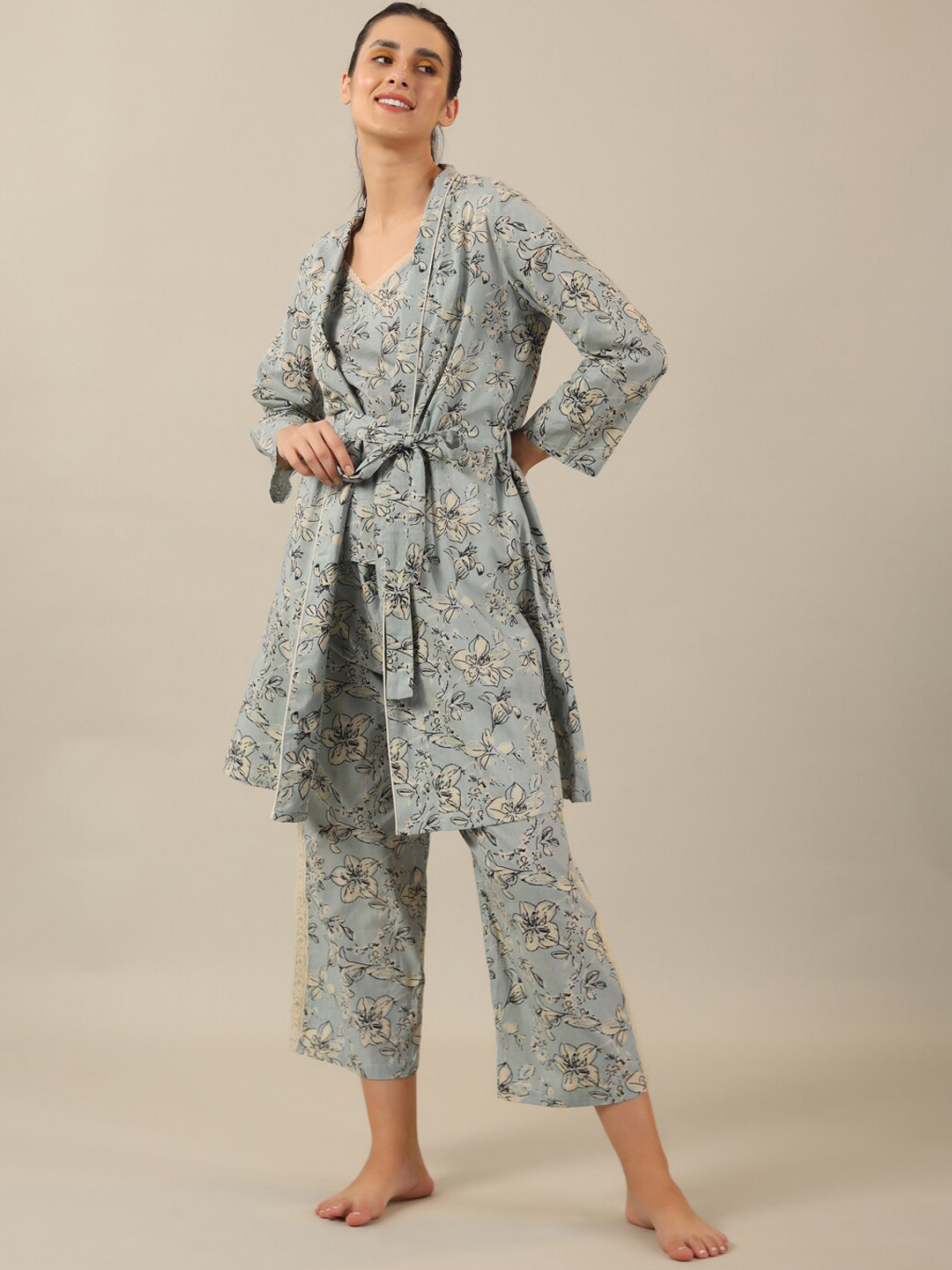 

SANSKRUTIHOMES Floral Printed Shoulder Straps Pure Cotton Night Suit & Shrug, Sea green