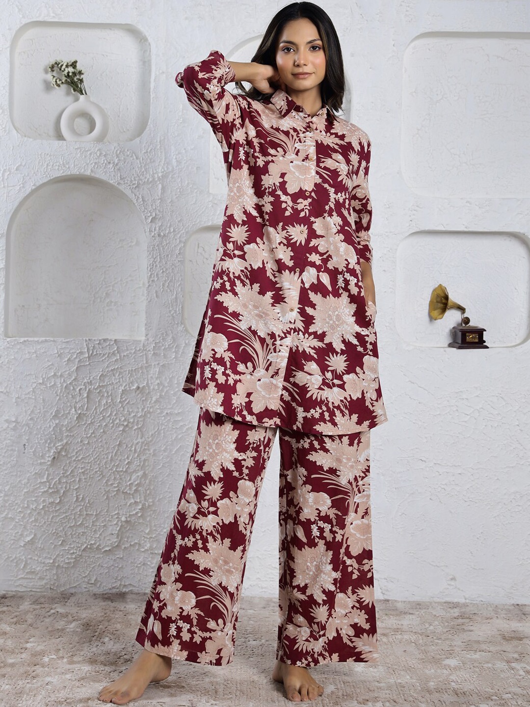 

SANSKRUTIHOMES Shirt Collar Floral Printed Pure Cotton Night suit, Maroon