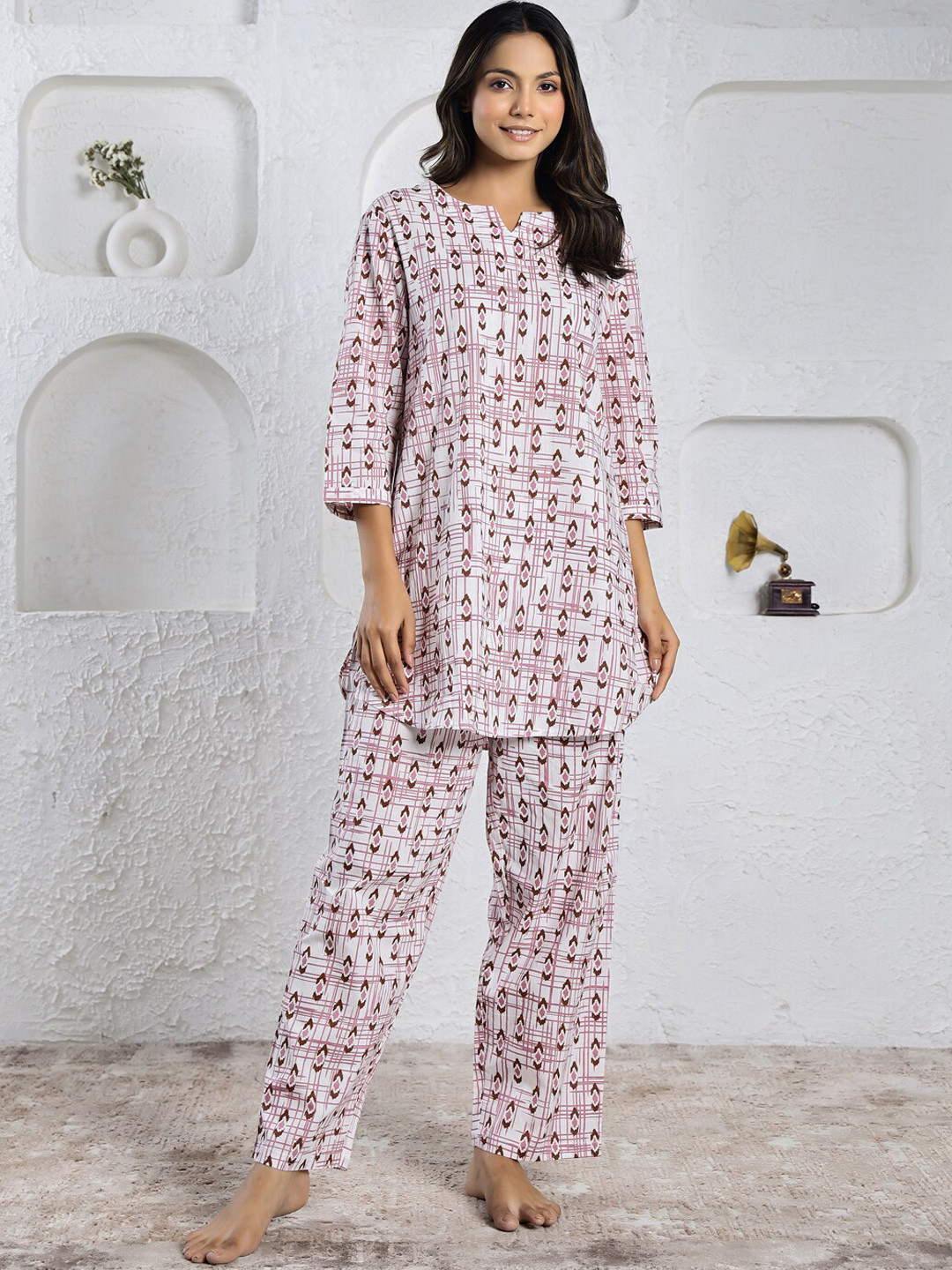 

SANSKRUTIHOMES Ethnic Motifs Printed Pure Cotton Night suit, Pink