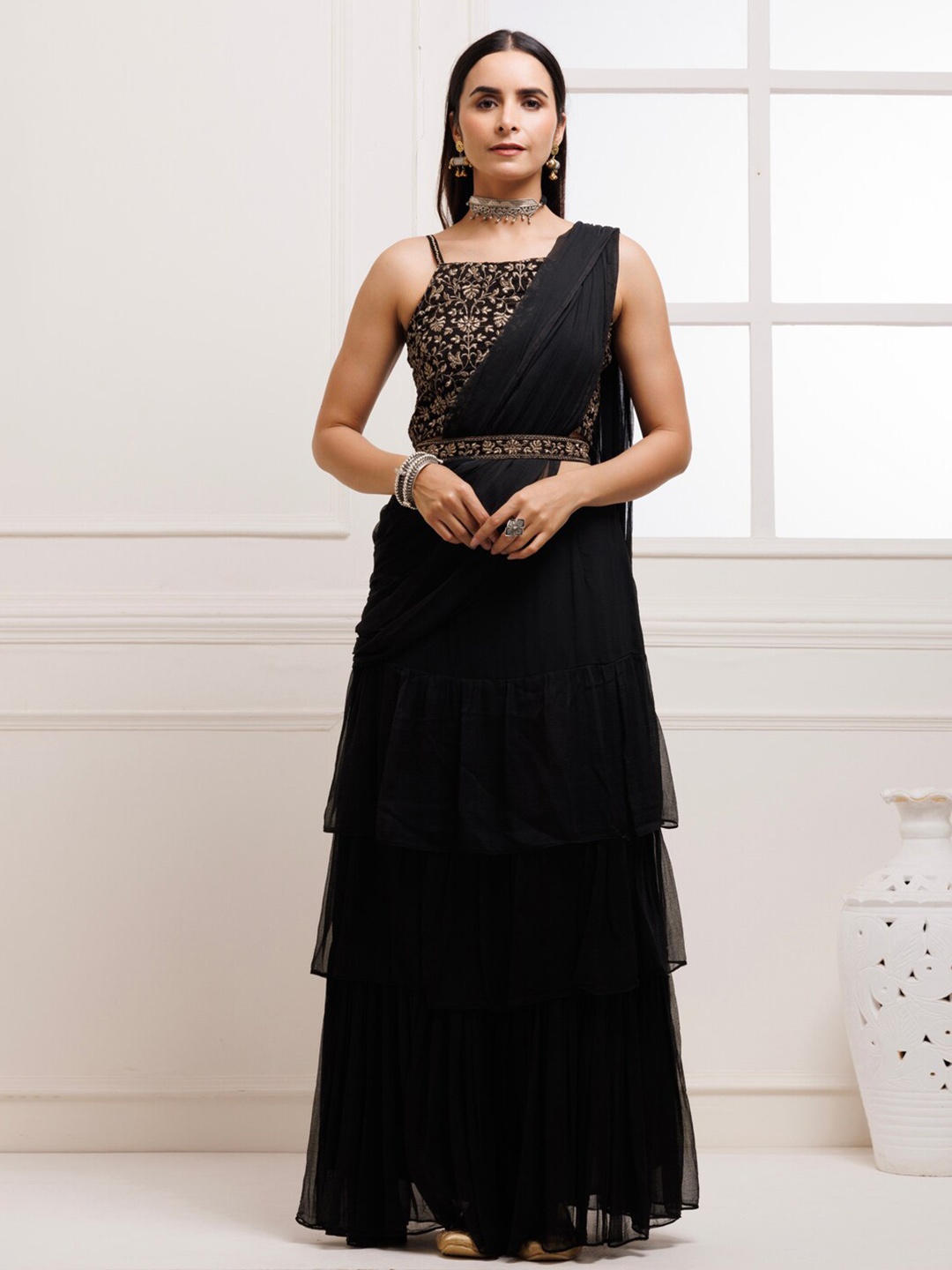 

Geroo Jaipur Ready to Wear Saree With Stitched Blouse, Black