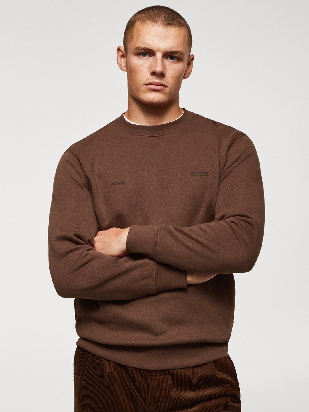 

MANGO MAN Typography Print Detail Round Neck Regular Pullover Sweatshirt, Brown