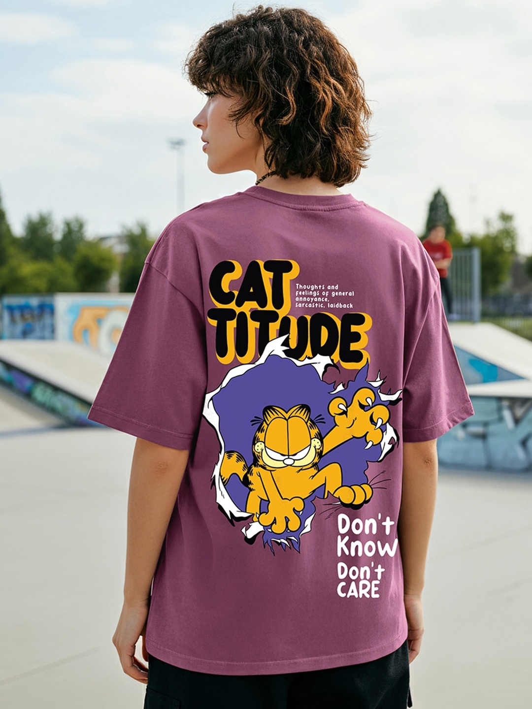 

Bewakoof Official Garfield Merchandise Printed Oversized T-shirt, Purple