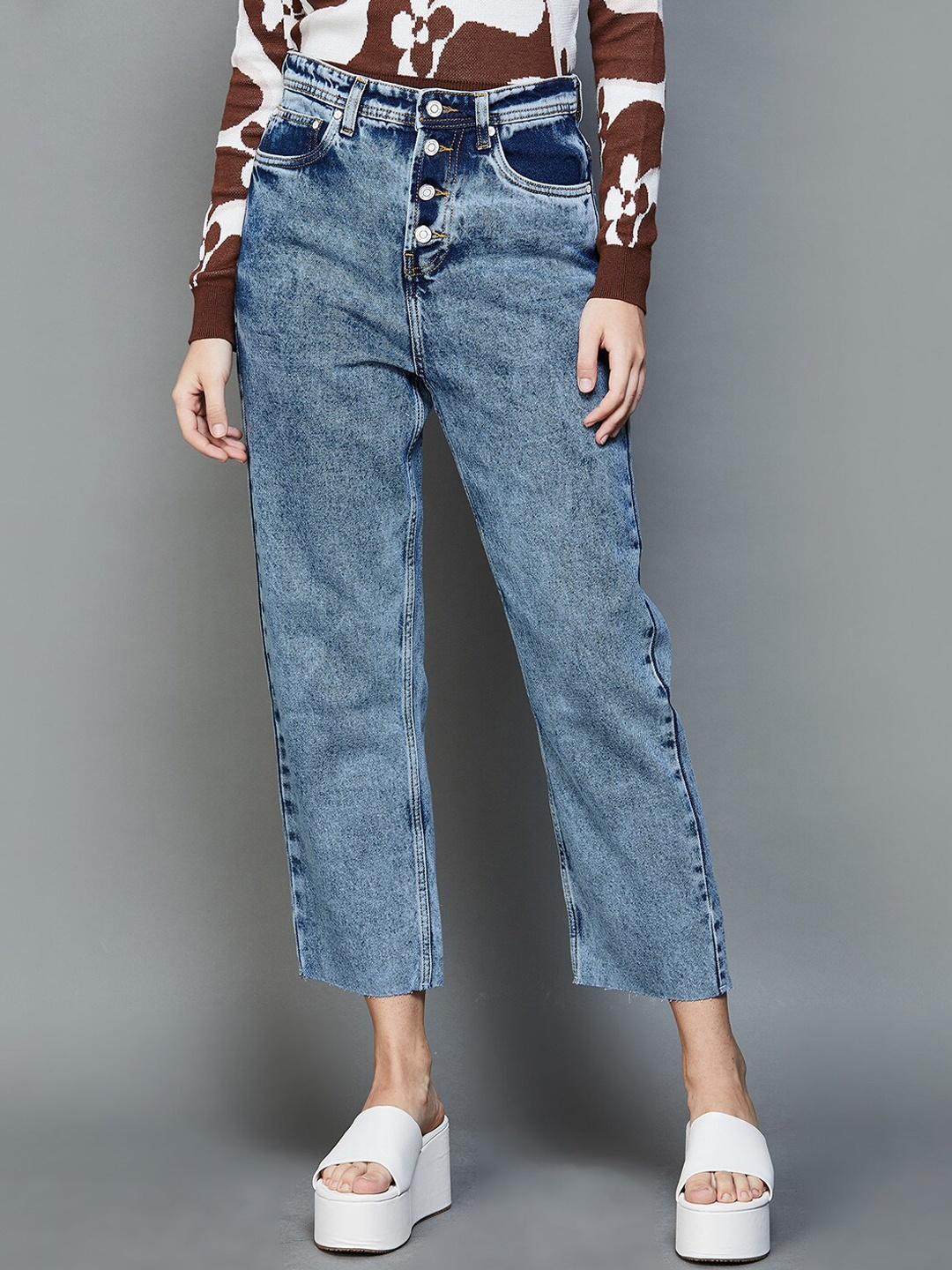 

Ginger by Lifestyle Women Tapered Fit Clean Look Heavy Fade Cotton Cropped Jeans, Blue