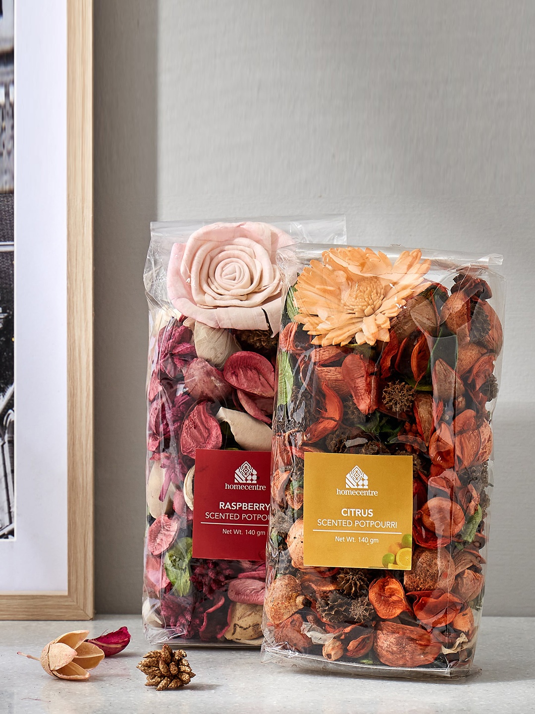 

Home Centre Blossom Red & Pink 2 Pieces Citrus and Raspberry Potpourri
