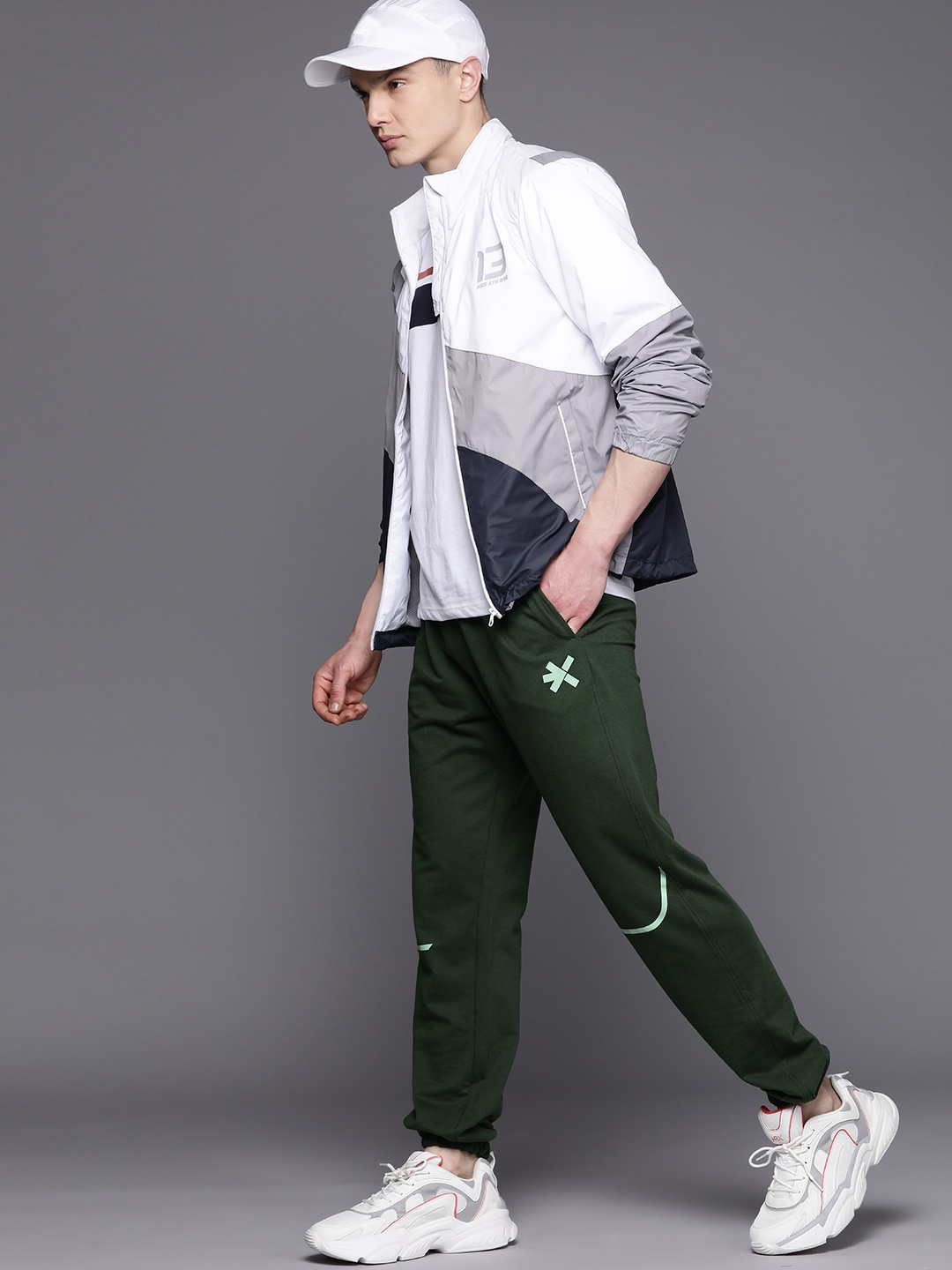 

HRX by Hrithik Roshan Men Lifestyle Joggers, Green