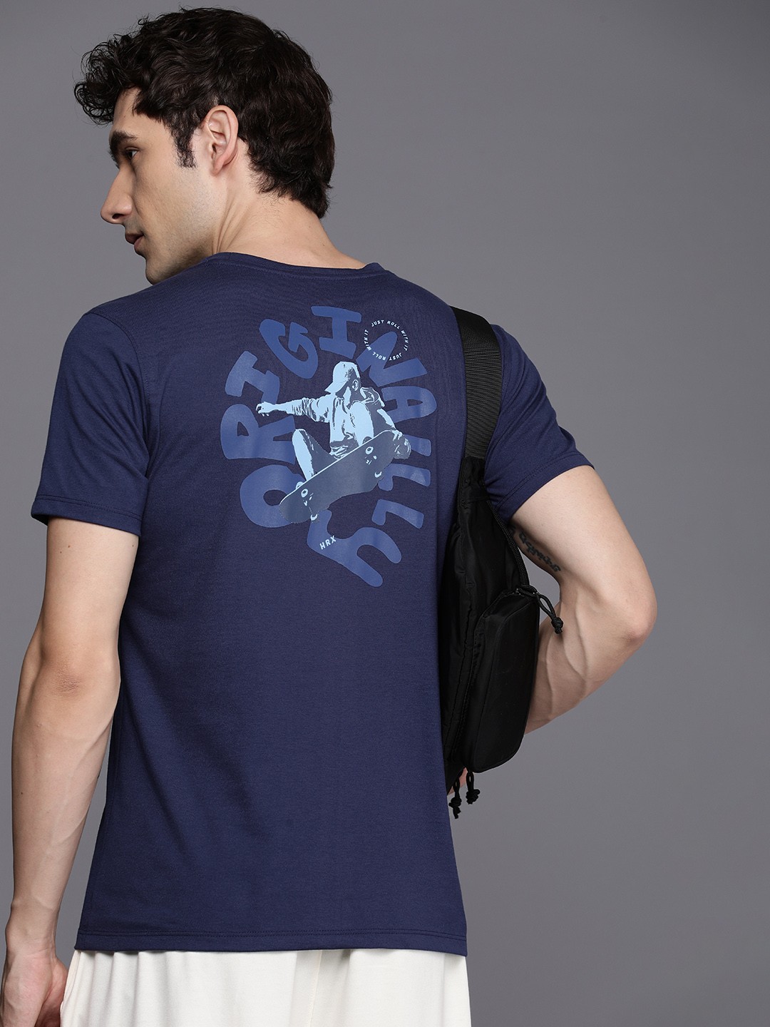 

HRX by Hrithik Roshan Men Typography Back Print Knitted T-shirt, Navy blue