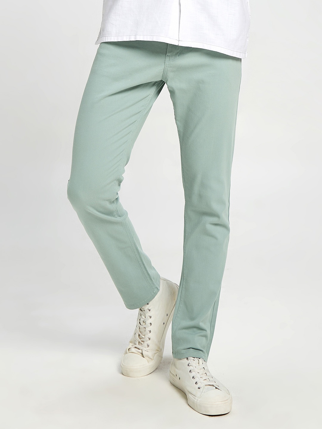 Beyoung Men Mid-Rise Easy Wash Pure Cotton Chinos, Green